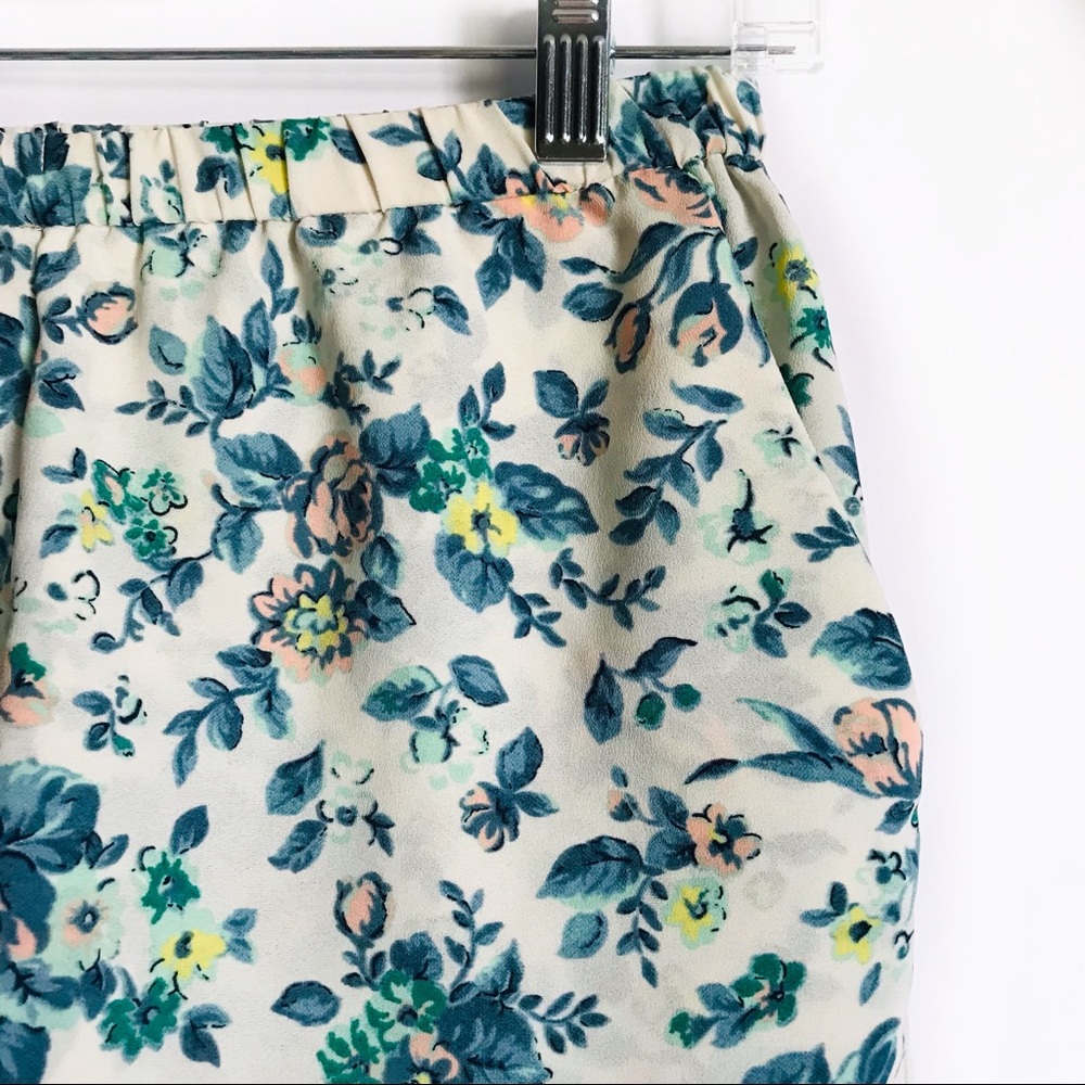 E BY ELOISE Floral Scalloped Hem Shorts Cream/Blue/Peach - Picture 5 of 12